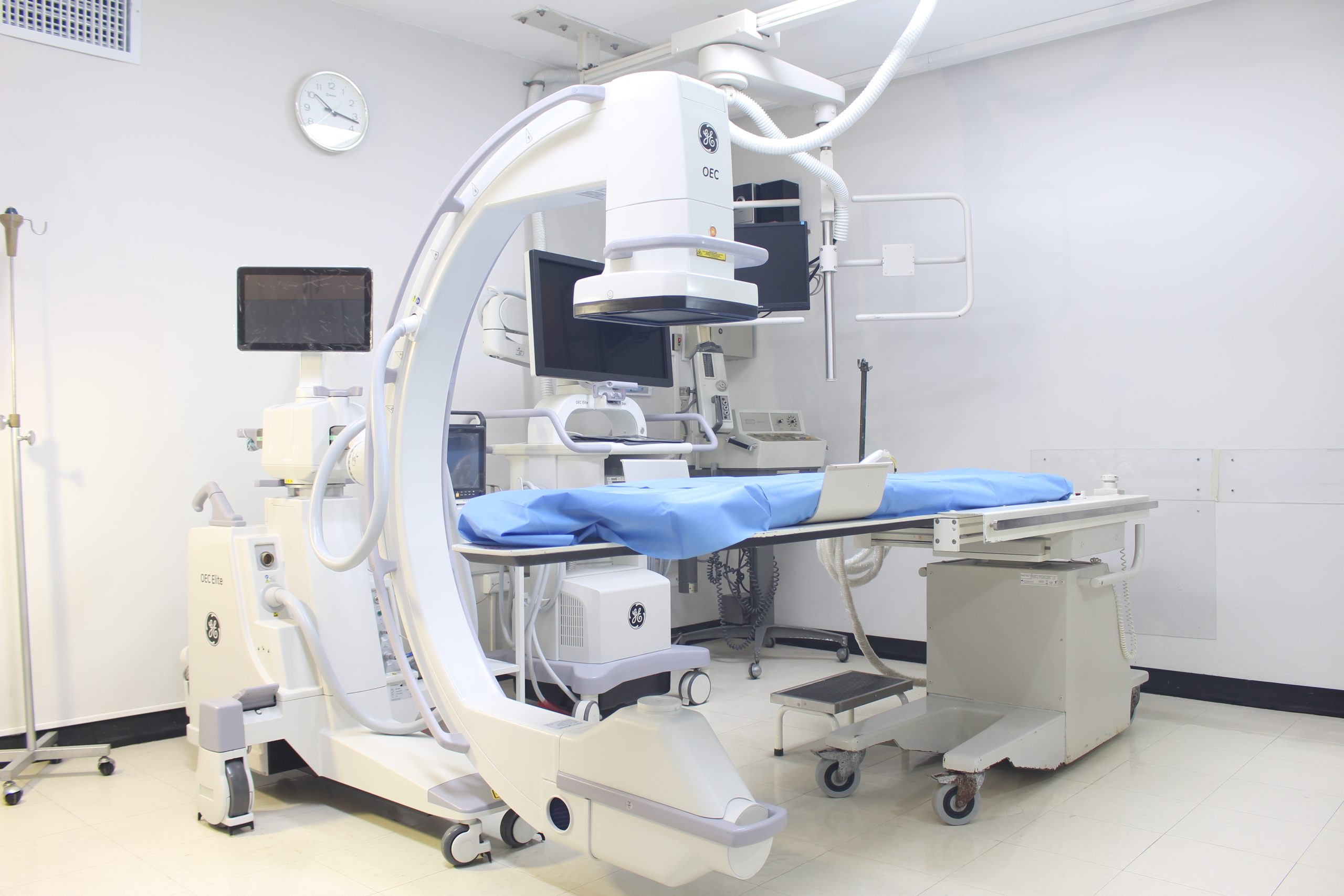 Personal médico e instalaciones de la Unidad de Hemodinámica